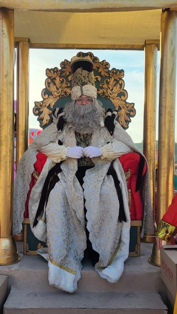 SoyDelPuerto » A.C.A.E.P. Esta encantada con el Puerto de la Torre y sus vecinos. Intentando participar en cualquier evento del barrio, no pudiendo ser menos en la cabalgata, repartiendo ilusión a pequeños y mayores.
