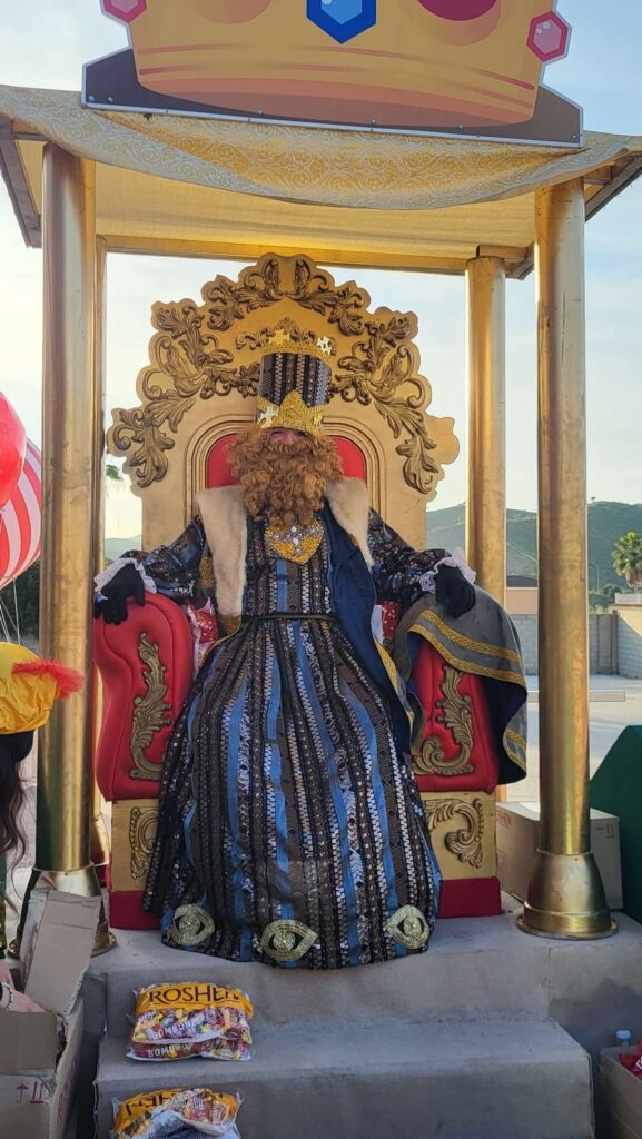SoyDelPuerto » A.C.A.E.P. Esta encantada con el Puerto de la Torre y sus vecinos. Intentando participar en cualquier evento del barrio, no pudiendo ser menos en la cabalgata, repartiendo ilusión a pequeños y mayores.